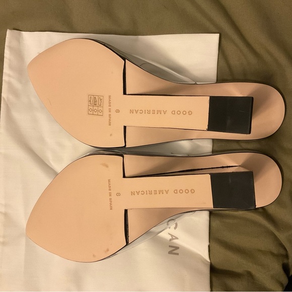 Good American Cinderella clear wedge sandal
Size 6 - Picture 8 of 8
